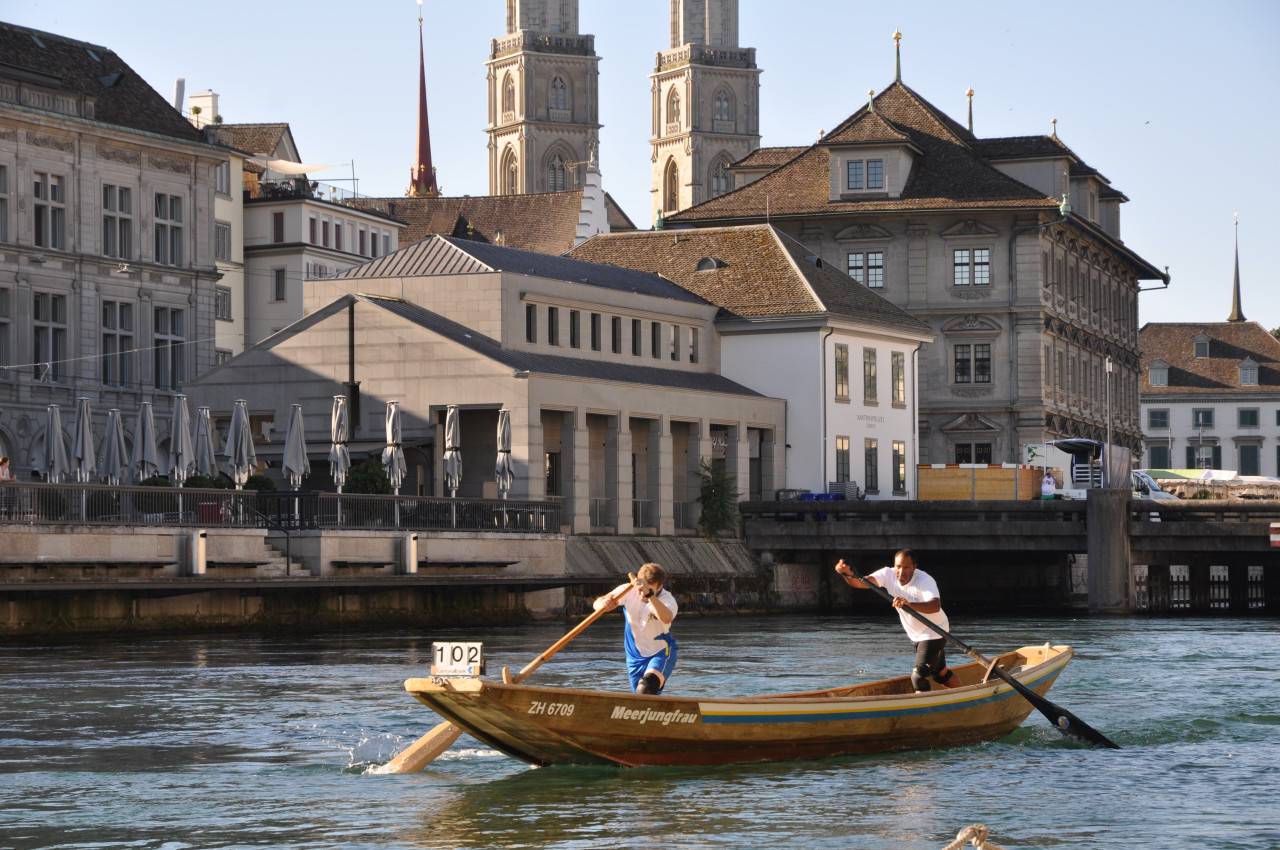 Wasserfahren Traditionelle Fortbewegung auf dem Wasser